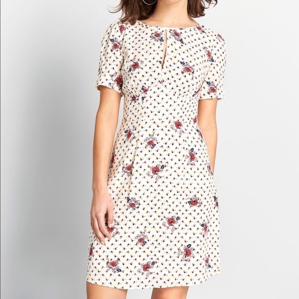 MODCloth size 8 NWT floral print dress